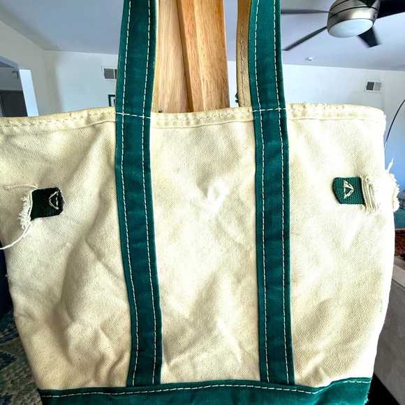 THE BOAT-YARD | a boat & tote story in VINTAGE FOREST GREEN - Picture 8 of 16